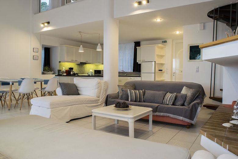 Meli Apartments & Villas
