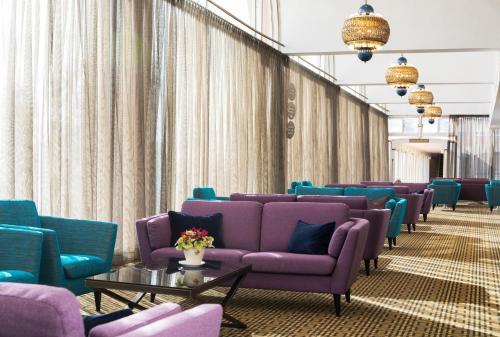 Seven Arches Hotel