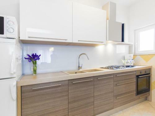 An Exquisite Villa Apartment With Private Pool In Grebastica