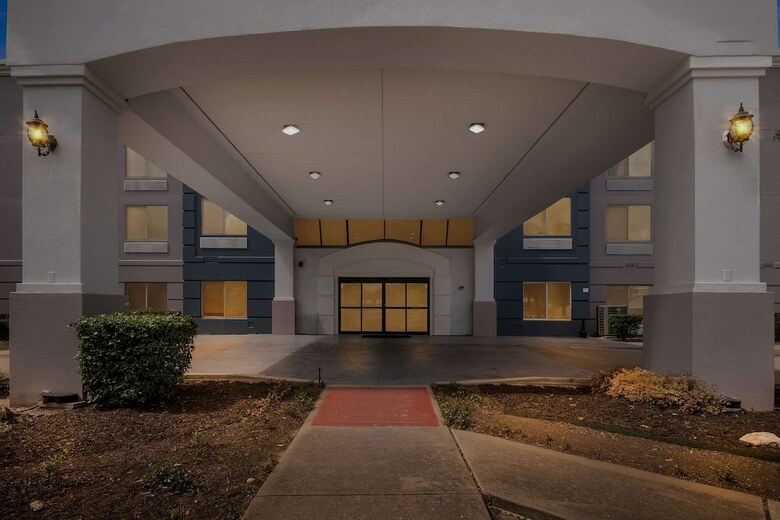 Hotel Comfort Suites Airport - Austin