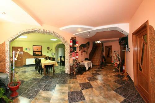 Hostal Pensiunea Marinela