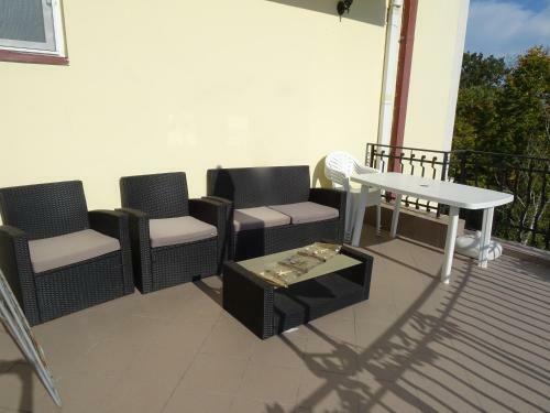 Club Topaz Apartments