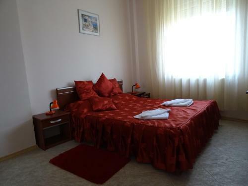 Club Topaz Apartments