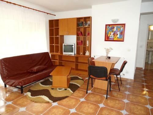 Club Topaz Apartments