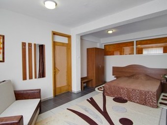 Tranzzit Hotel