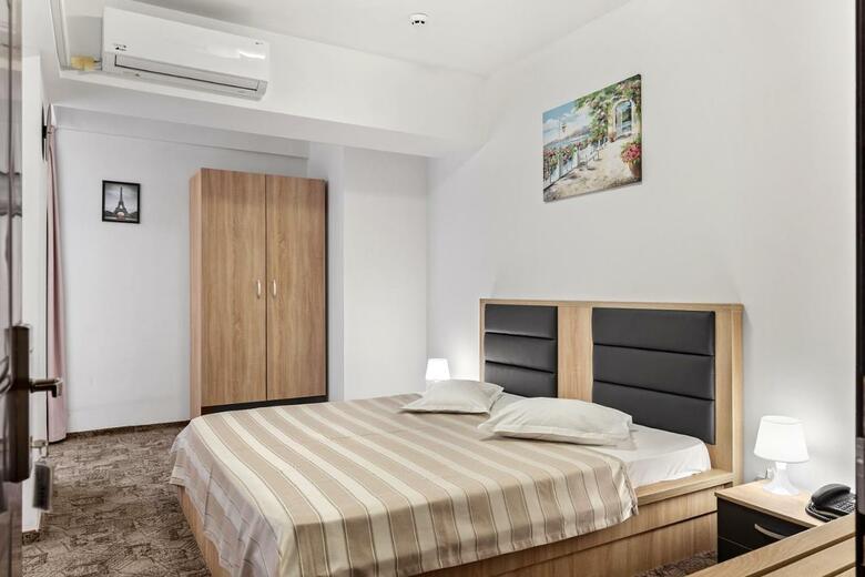 Lina Hotel