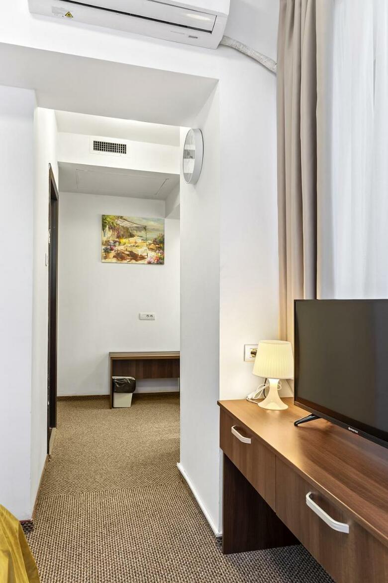 Lina Hotel