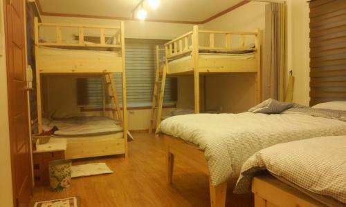 Hostal Geoje Ton Ton Guesthouse