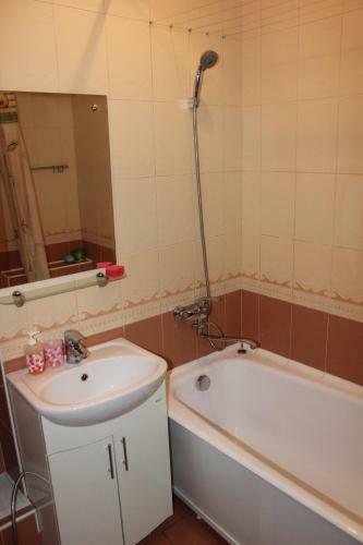 Apartamento Kvartira V Centre Obvodnyy 9k3