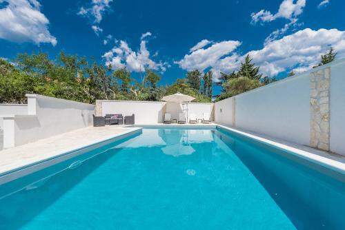 Villa Star 6 Luxury Apartment With A Pool