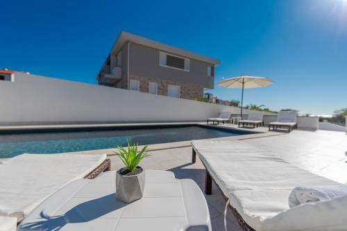 Apartamento Medima, Luxury Ap. With Private Pool