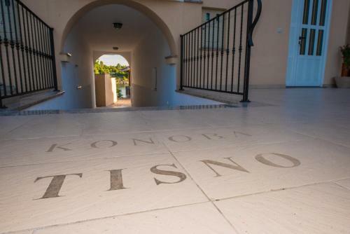 Apartments Tisno