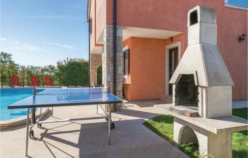 Four-bedroom Holiday Home In Orihi