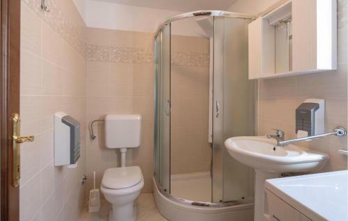 Four-bedroom Holiday Home In Orihi