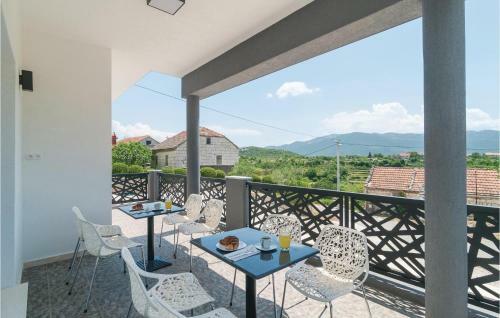 Three-bedroom Holiday Home In Seoca