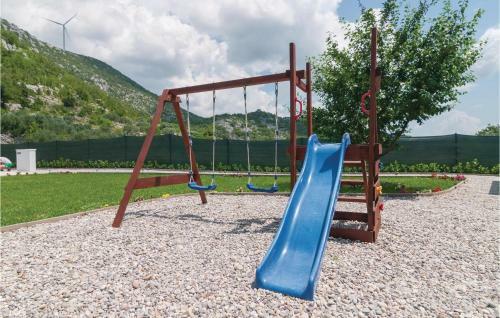 Three-bedroom Holiday Home In Seoca