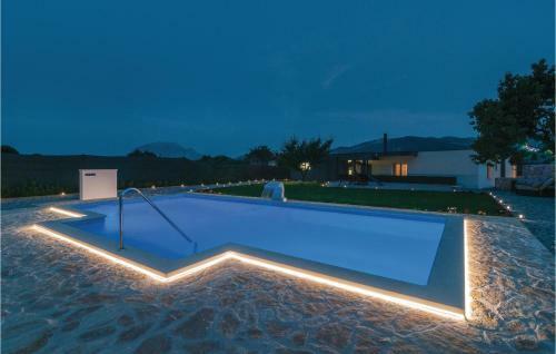 Three-bedroom Holiday Home In Seoca