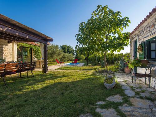 Charming Holiday Home In Sopot Near The Lake