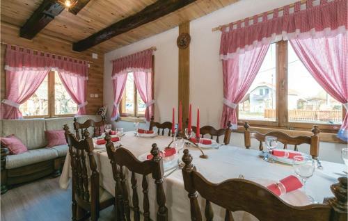 Four-bedroom Holiday Home In Velika Buna