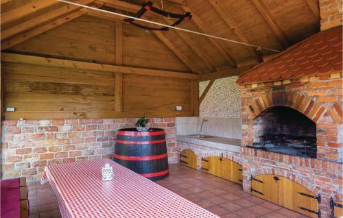 Four-bedroom Holiday Home In Velika Buna