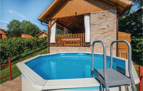 Four-bedroom Holiday Home In Velika Buna
