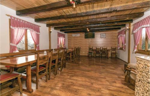 Four-bedroom Holiday Home In Velika Buna
