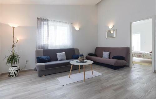 Two-bedroom Apartment In Klek