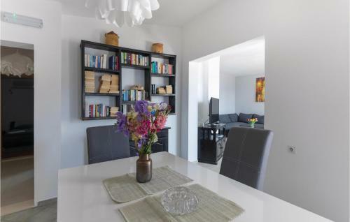Four-bedroom Apartment In Klek