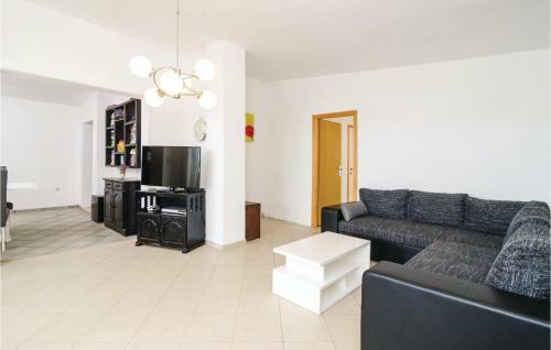Four-bedroom Apartment In Klek
