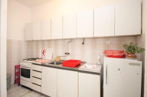 Apartments With A Parking Space Mrljane, Pasman - 8498