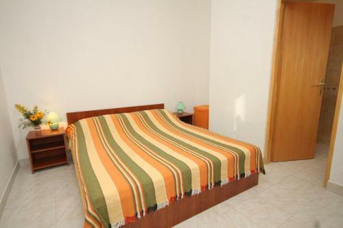 Apartments With A Parking Space Mrljane, Pasman - 8498