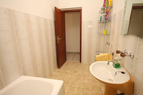 Apartments With A Parking Space Mrljane, Pasman - 8498