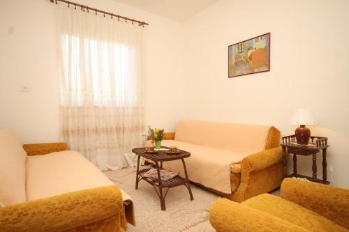 Apartments With A Parking Space Mrljane, Pasman - 8498