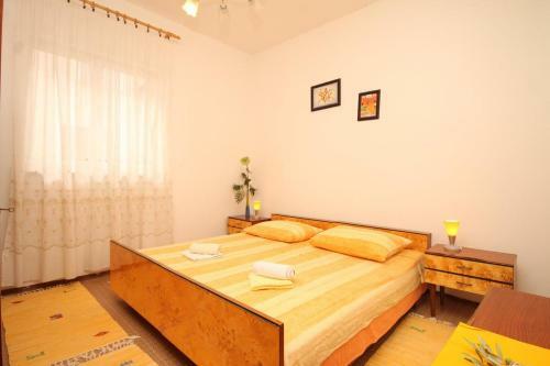 Apartments With A Parking Space Mrljane, Pasman - 8498