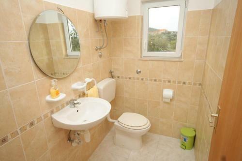 Apartments With A Parking Space Mrljane, Pasman - 8498