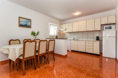 Apartments Gabrijela - Villa Komarna