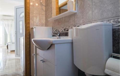 One-bedroom Apartment Klek With Sea View 06