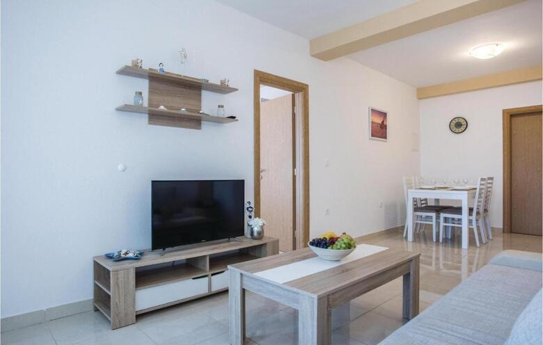 One-bedroom Apartment In Komarna