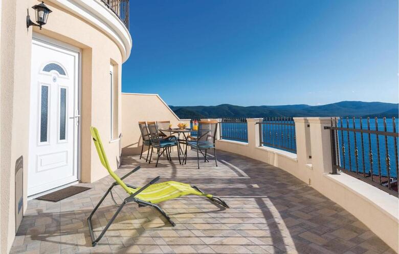 One-bedroom Apartment In Komarna