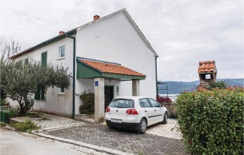 Three-bedroom Apartment In Komarna