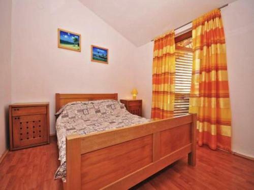 Apartments With A Parking Space Fazana - 13742