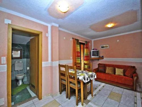 Apartments With A Parking Space Fazana - 13742