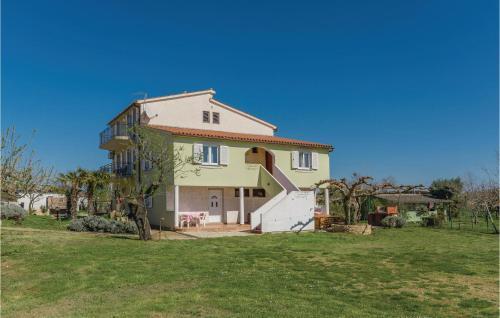 Four-bedroom Apartment In Fazana