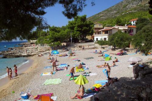 Apartments With A Parking Space Ivan Dolac, Hvar - 15784