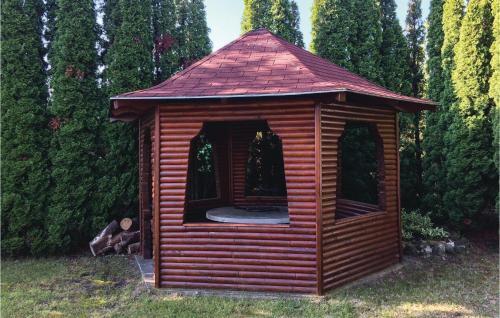 Three-bedroom Holiday Home In Balatonfenyves
