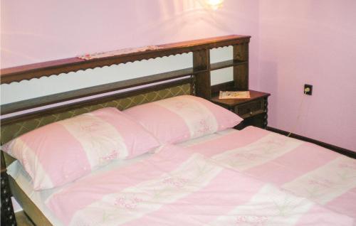 Three-bedroom Holiday Home In Balatonfenyves