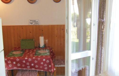 Three-bedroom Holiday Home In Balatonfenyves