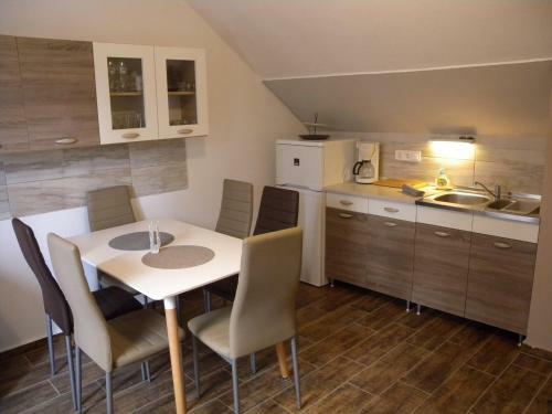 Apartments In Balatongy�r�k 34590