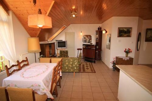 Zsuzsanna Apartmanh�z