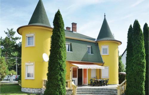 Five-bedroom Holiday Home In Balatonfoldvar